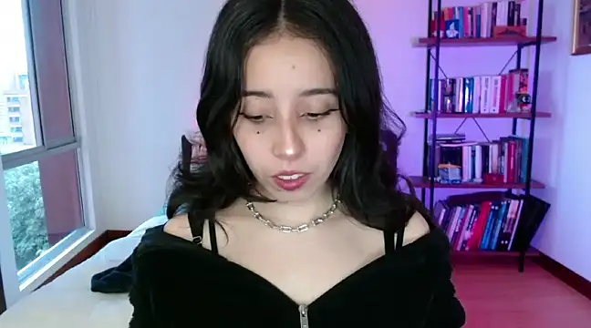 Snapshot of babyluna_8_8 chatting on 12/31/24, 10:56 babyluna 8 8 online show from 12/31/24, 10:56