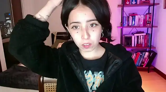 Snapshot of babyluna_8_8 chatting on 02/26/25, 11:37 babyluna 8 8 online show from 02/26/25, 11:37