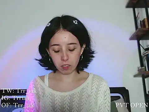 Snapshot of babyluna_8_8 chatting on 11/21/25, 12:32 babyluna 8 8 online show from 11/21/25, 12:32