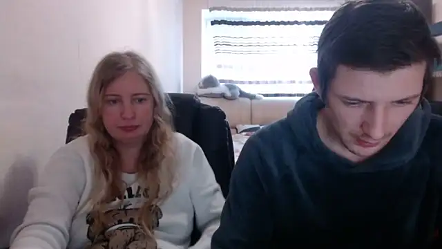 Snapshot of PeterAndJen chatting on 03/09/25, 06:39 PeterAndJen online show from 03/09/25, 06:39