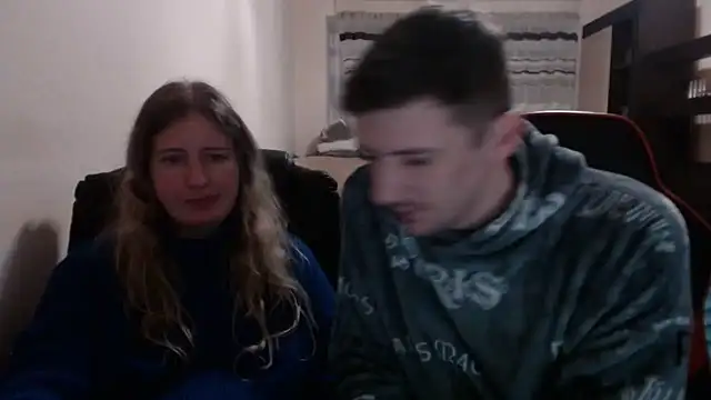 Snapshot of PeterAndJen chatting on 03/16/25, 06:53 PeterAndJen online show from 03/16/25, 06:53