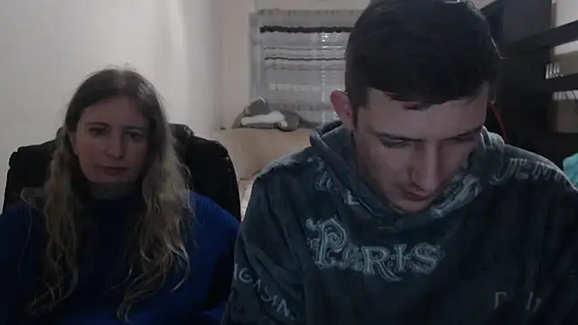 Snapshot of PeterAndJen chatting on 03/16/25, 07:27 PeterAndJen online show from 03/16/25, 07:27