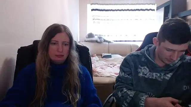 Snapshot of PeterAndJen chatting on 03/17/25, 06:21 PeterAndJen online show from 03/17/25, 06:21