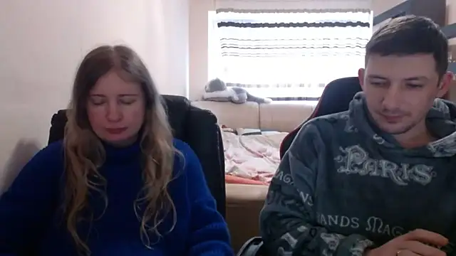 Snapshot of PeterAndJen chatting on 03/19/25, 06:14 PeterAndJen online show from 03/19/25, 06:14