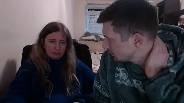 Snapshot of PeterAndJen chatting on 03/19/25, 06:34 PeterAndJen online show from 03/19/25, 06:34