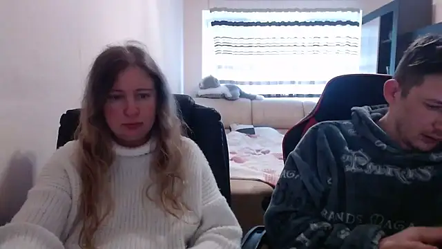 Snapshot of PeterAndJen chatting on 03/20/25, 06:30 PeterAndJen online show from 03/20/25, 06:30