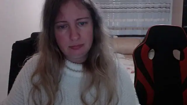 Snapshot of PeterAndJen chatting on 03/22/25, 04:37 PeterAndJen online show from 03/22/25, 04:37