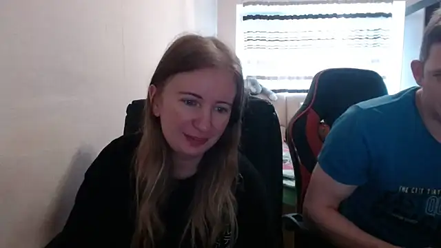 Snapshot of PeterAndJen chatting on 09/09/25, 05:07 PeterAndJen online show from 09/09/25, 05:07