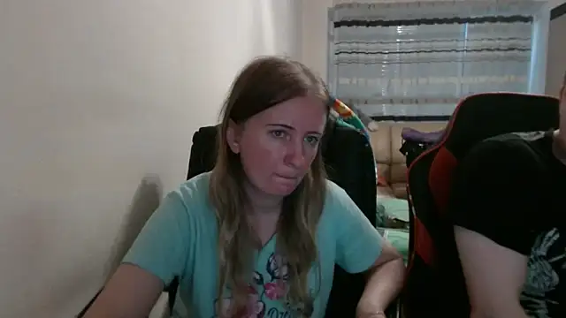 Snapshot of PeterAndJen chatting on 09/14/25, 05:23 PeterAndJen online show from 09/14/25, 05:23