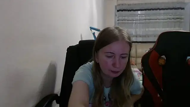 Snapshot of PeterAndJen chatting on 09/15/25, 05:35 PeterAndJen online show from 09/15/25, 05:35