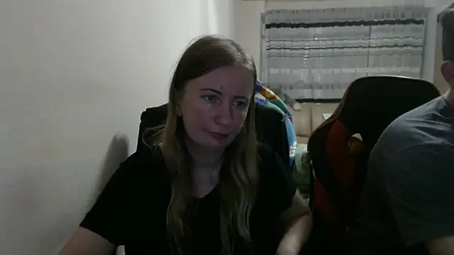 Snapshot of PeterAndJen chatting on 09/19/25, 06:52 PeterAndJen online show from 09/19/25, 06:52