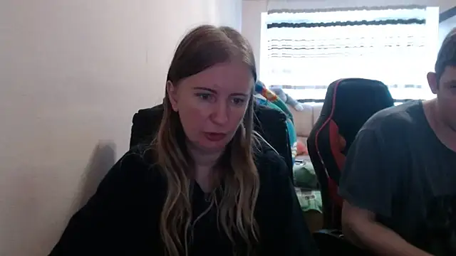 Snapshot of PeterAndJen chatting on 09/20/25, 06:58 PeterAndJen online show from 09/20/25, 06:58