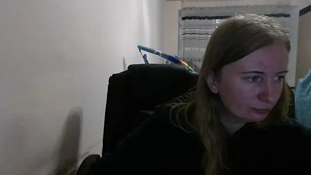 Snapshot of PeterAndJen chatting on 09/20/25, 07:15 PeterAndJen online show from 09/20/25, 07:15