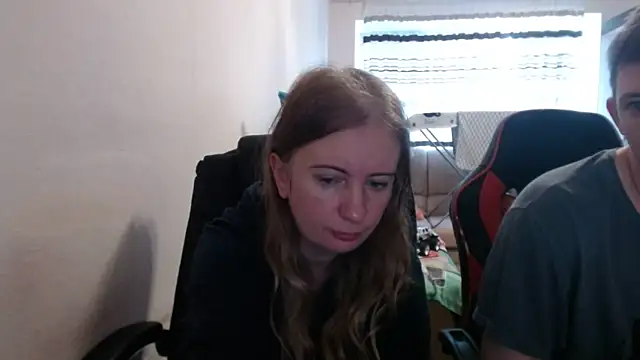 Snapshot of PeterAndJen chatting on 09/22/25, 07:32 PeterAndJen online show from 09/22/25, 07:32