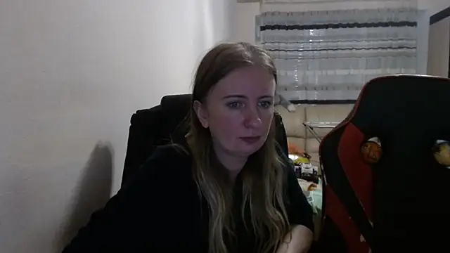 Snapshot of PeterAndJen chatting on 09/29/25, 07:30 PeterAndJen online show from 09/29/25, 07:30