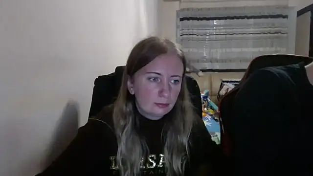 Snapshot of PeterAndJen chatting on 10/02/25, 06:15 PeterAndJen online show from 10/02/25, 06:15