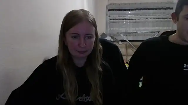 Snapshot of PeterAndJen chatting on 10/08/25, 07:55 PeterAndJen online show from 10/08/25, 07:55