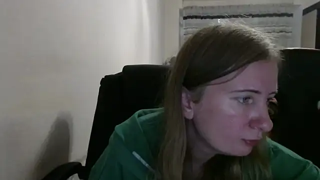 Snapshot of PeterAndJen chatting on 10/17/25, 07:38 PeterAndJen online show from 10/17/25, 07:38