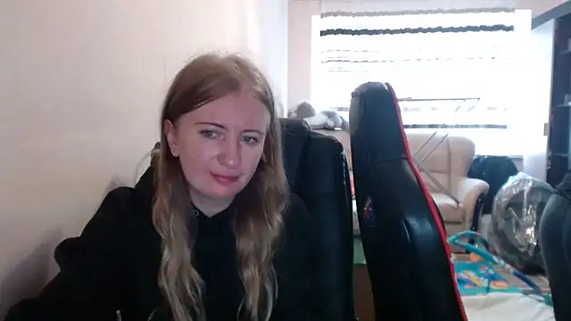 Snapshot of PeterAndJen chatting on 10/23/25, 08:02 PeterAndJen online show from 10/23/25, 08:02