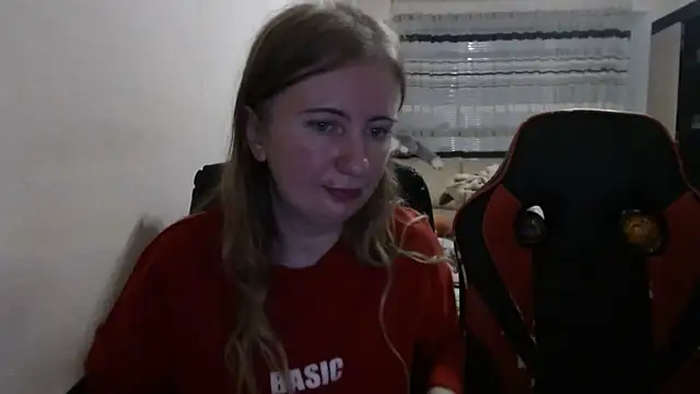 Snapshot of PeterAndJen chatting on 10/25/25, 06:24 PeterAndJen online show from 10/25/25, 06:24