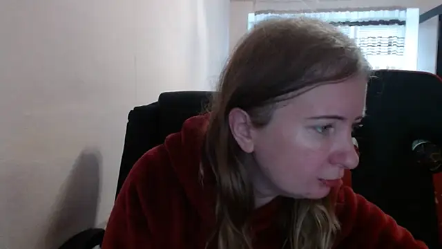 Snapshot of PeterAndJen chatting on 11/13/25, 08:35 PeterAndJen online show from 11/13/25, 08:35