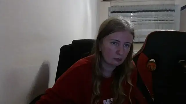 Snapshot of PeterAndJen chatting on 11/18/25, 07:18 PeterAndJen online show from 11/18/25, 07:18