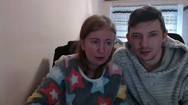 Snapshot of PeterAndJen chatting on 11/23/25, 07:08 PeterAndJen online show from 11/23/25, 07:08