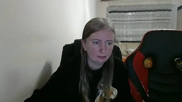 Snapshot of PeterAndJen chatting on 11/25/25, 07:36 PeterAndJen online show from 11/25/25, 07:36