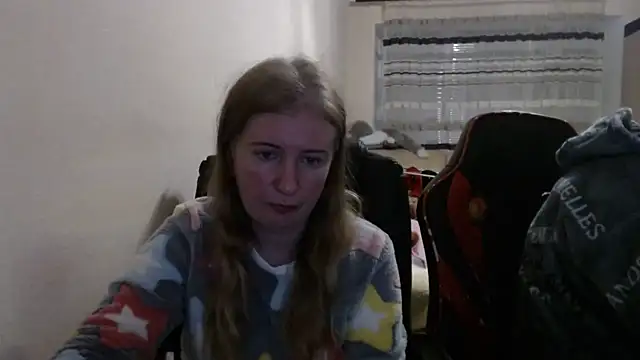 Snapshot of PeterAndJen chatting on 11/26/25, 07:48 PeterAndJen online show from 11/26/25, 07:48