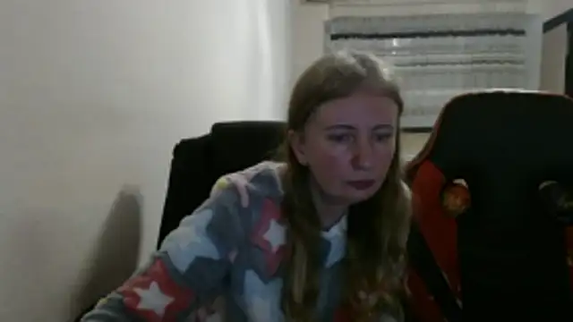 Snapshot of PeterAndJen chatting on 11/27/25, 08:11 PeterAndJen online show from 11/27/25, 08:11