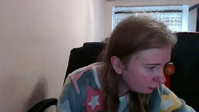 Snapshot of PeterAndJen chatting on 11/28/25, 08:17 PeterAndJen online show from 11/28/25, 08:17