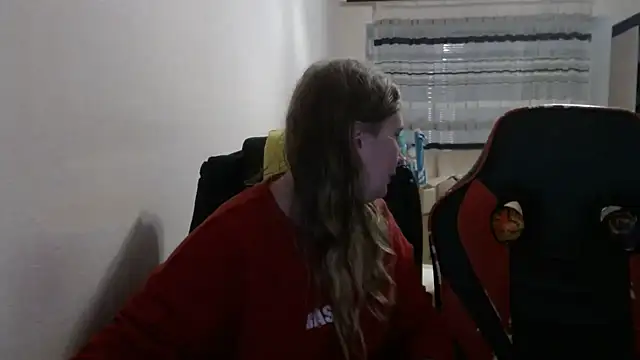 Snapshot of PeterAndJen chatting on 11/29/25, 08:45 PeterAndJen online show from 11/29/25, 08:45