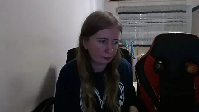 Snapshot of PeterAndJen chatting on 12/02/25, 07:09 PeterAndJen online show from 12/02/25, 07:09