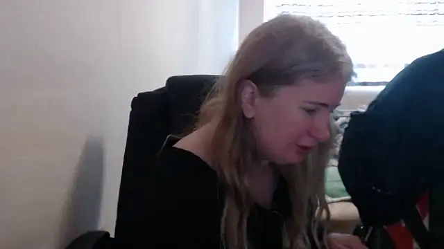 PeterAndJen online show from 04/04/26, 05:49