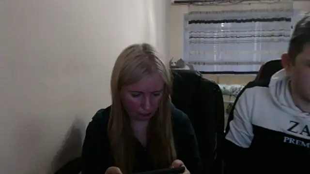 Snapshot of PeterAndJen chatting on 05/04/26, 06:04 PeterAndJen online show from 05/04/26, 06:04