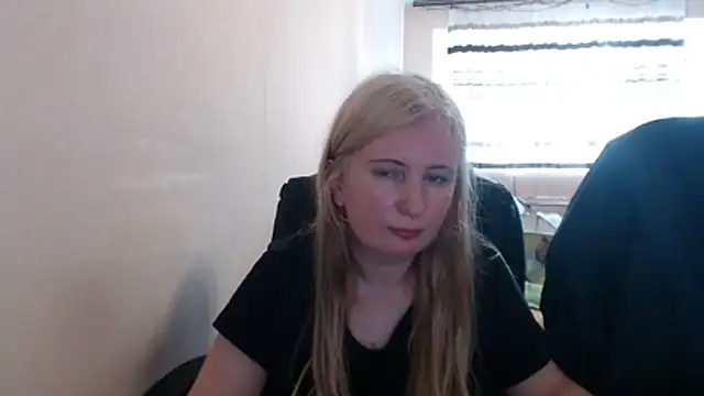Snapshot of PeterAndJen chatting on 05/18/26, 04:24 PeterAndJen online show from 05/18/26, 04:24