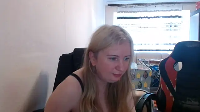 PeterAndJen online show from 06/17/26, 05:43