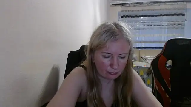 PeterAndJen online show from 06/17/26, 05:58
