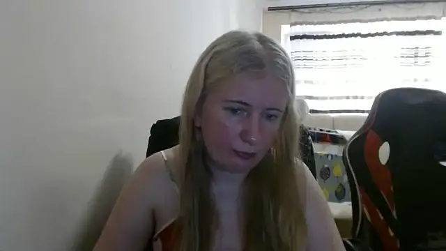 PeterAndJen online show from 06/24/26, 05:34