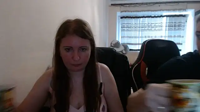 PeterAndJen online show from 07/07/26, 07:40