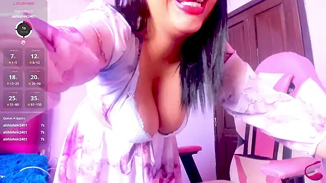 Snapshot of crissn0707 chatting on 09/28/25, 12:43 crissn0707 online show from 09/28/25, 12:43