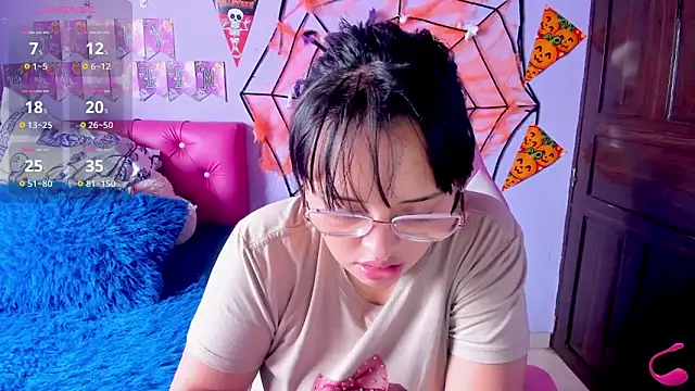 Snapshot of crissn0707 chatting on 10/27/25, 01:37 crissn0707 online show from 10/27/25, 01:37