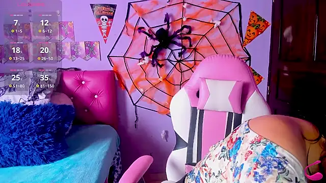 Snapshot of crissn0707 chatting on 10/30/25, 02:40 crissn0707 online show from 10/30/25, 02:40