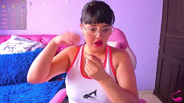 Snapshot of crissn0707 chatting on 11/17/25, 03:07 crissn0707 online show from 11/17/25, 03:07