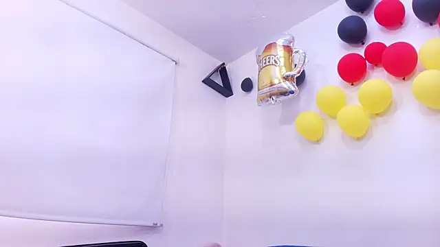 Snapshot of timkerbell_ chatting on 09/29/25, 07:19 timkerbell online show from 09/29/25, 07:19