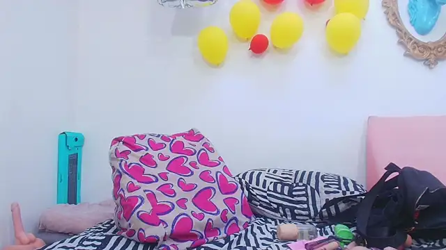 Snapshot of timkerbell_ chatting on 10/02/25, 07:21 timkerbell online show from 10/02/25, 07:21