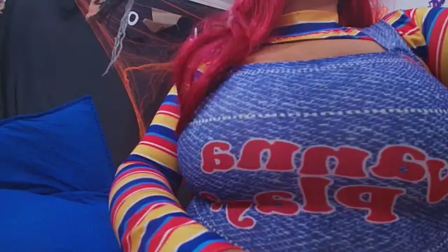 Snapshot of timkerbell_ chatting on 10/31/25, 07:26 timkerbell online show from 10/31/25, 07:26