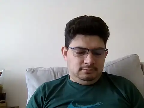 Snapshot of Javibell93 chatting on 02/18/26, 04:25 Javibell93 online show from 02/18/26, 04:25