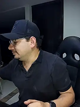 Snapshot of Javibell93 chatting on 02/25/26, 03:27 Javibell93 online show from 02/25/26, 03:27