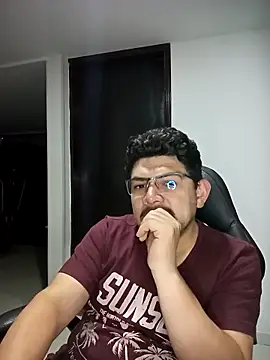 Snapshot of Javibell93 chatting on 03/03/26, 03:01 Javibell93 online show from 03/03/26, 03:01